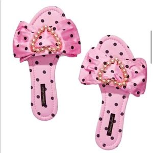 Nwt Victoria's Secret VALENTINE HEART Satin Slides Size 7/8 Barbie slides